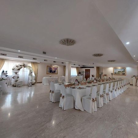 Hotel Ristorante La Ripa Fiuggi Bagian luar foto